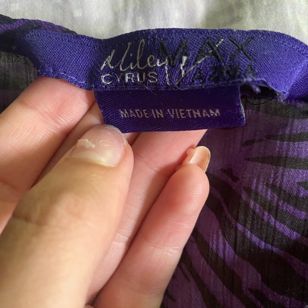 Miley Cyrus & Max Azria Purple Ruffle Top - Picture 2 of 3